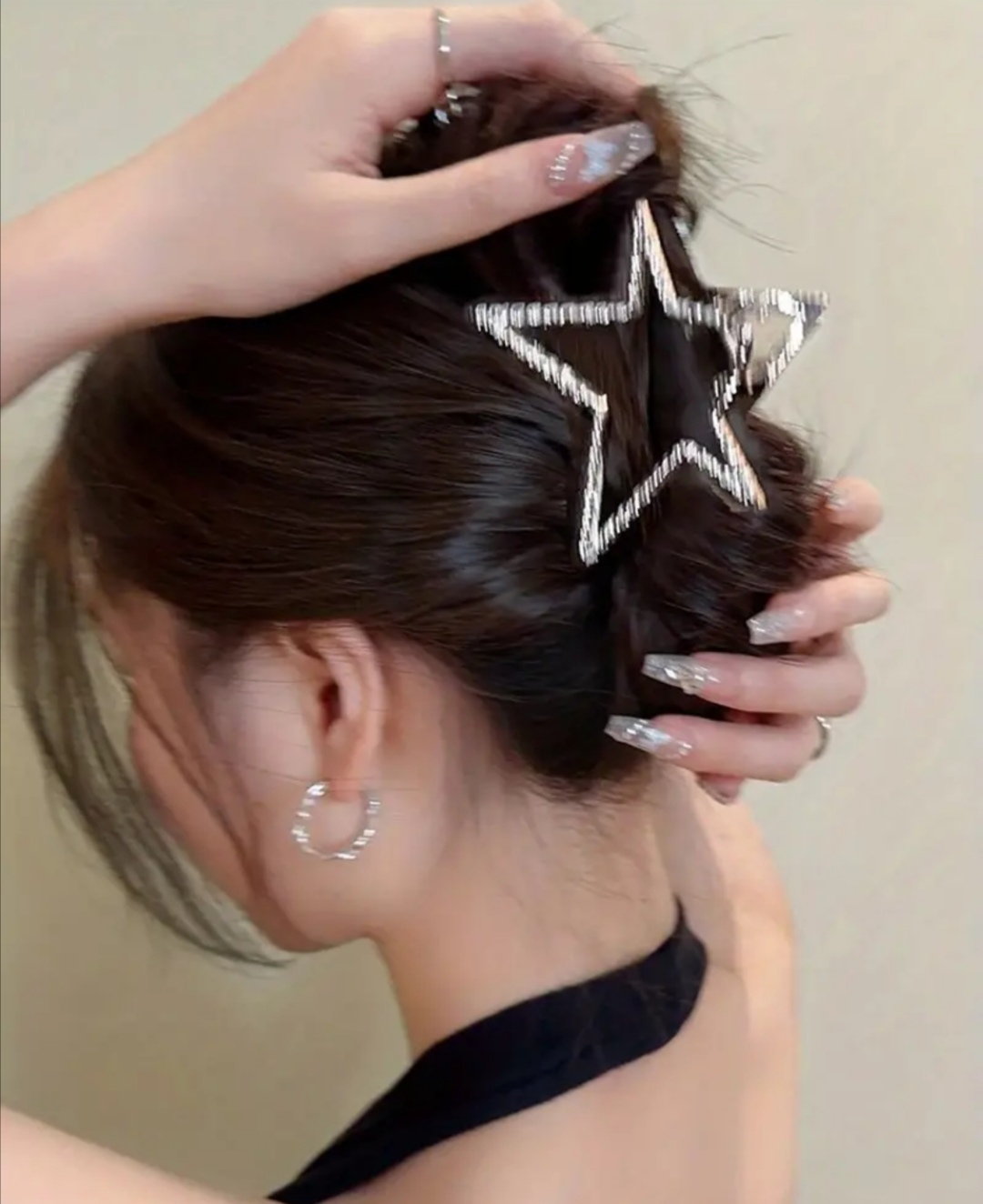 Kovový vlasový skřipec ve tvaru hvězdy 