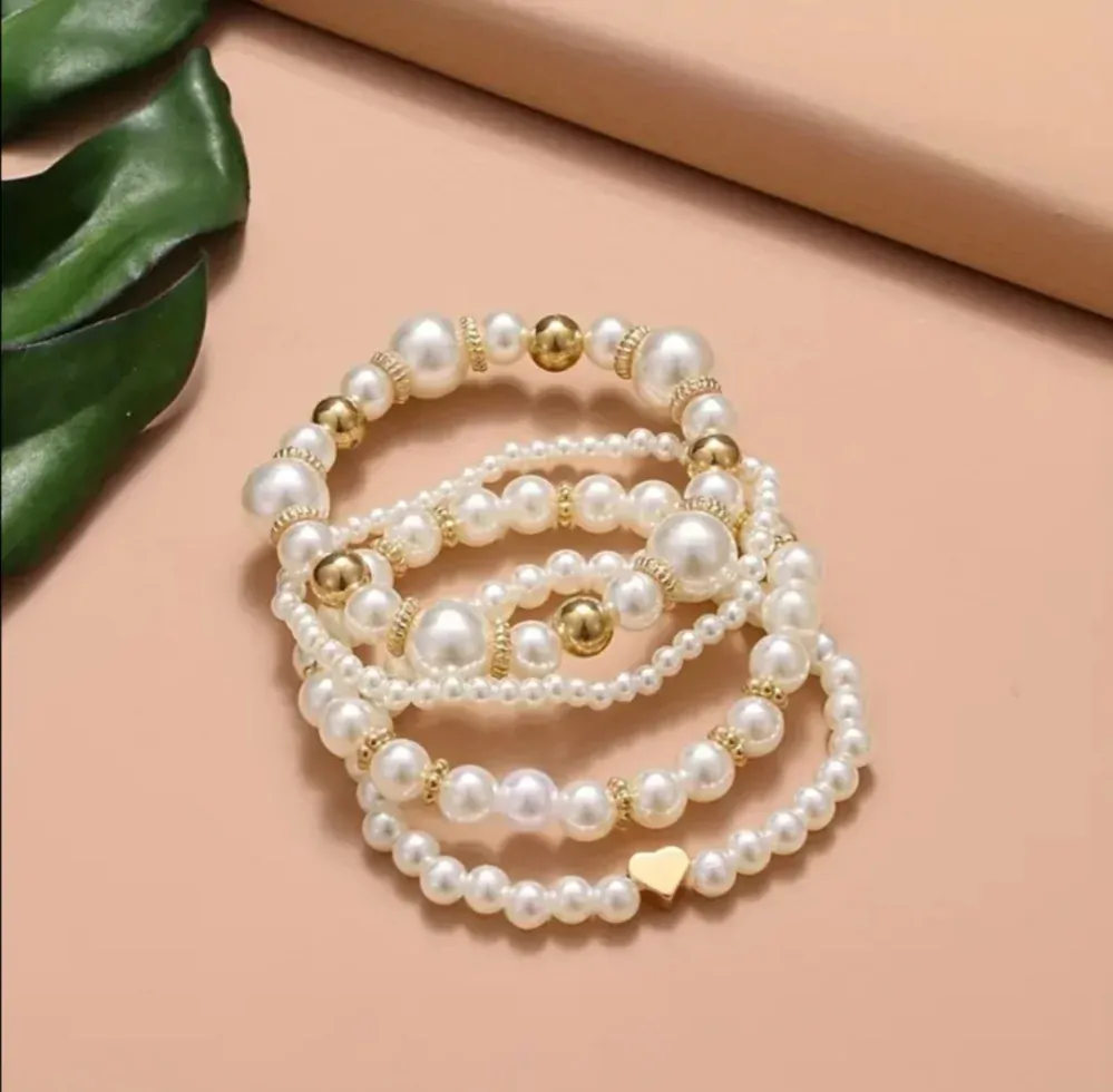  Krásná 4 dílná sada náramků s perličkami 