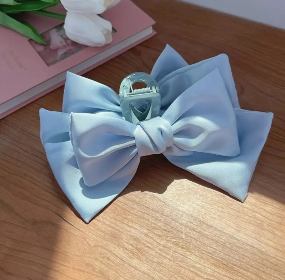 Velká saténová spona do vlasů modrá