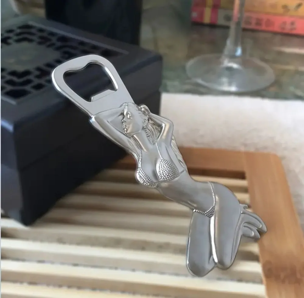 Otvírák lahví sexy žena v plavkách s magnety 