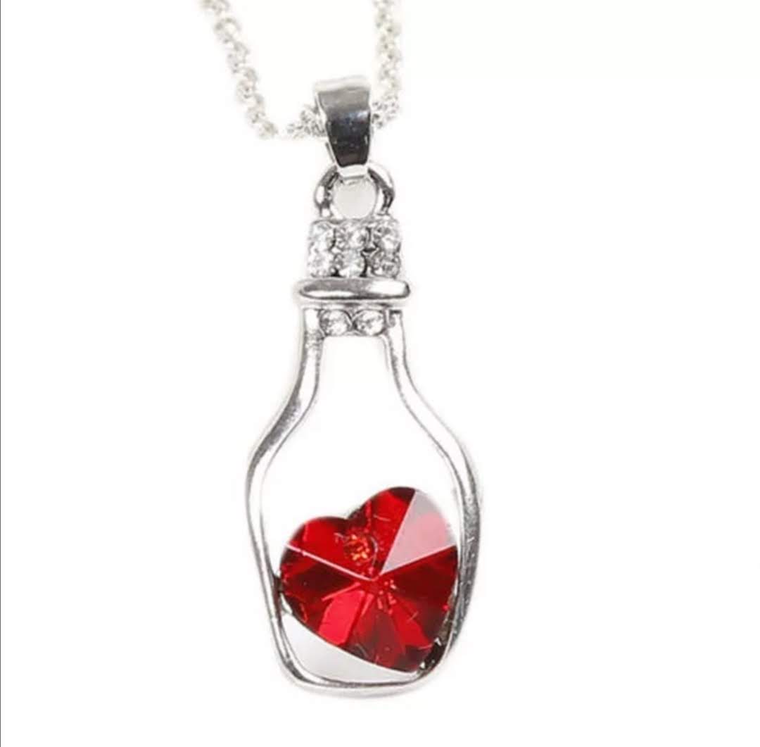 Řetízek s přívěskem vzkaz v lahvi