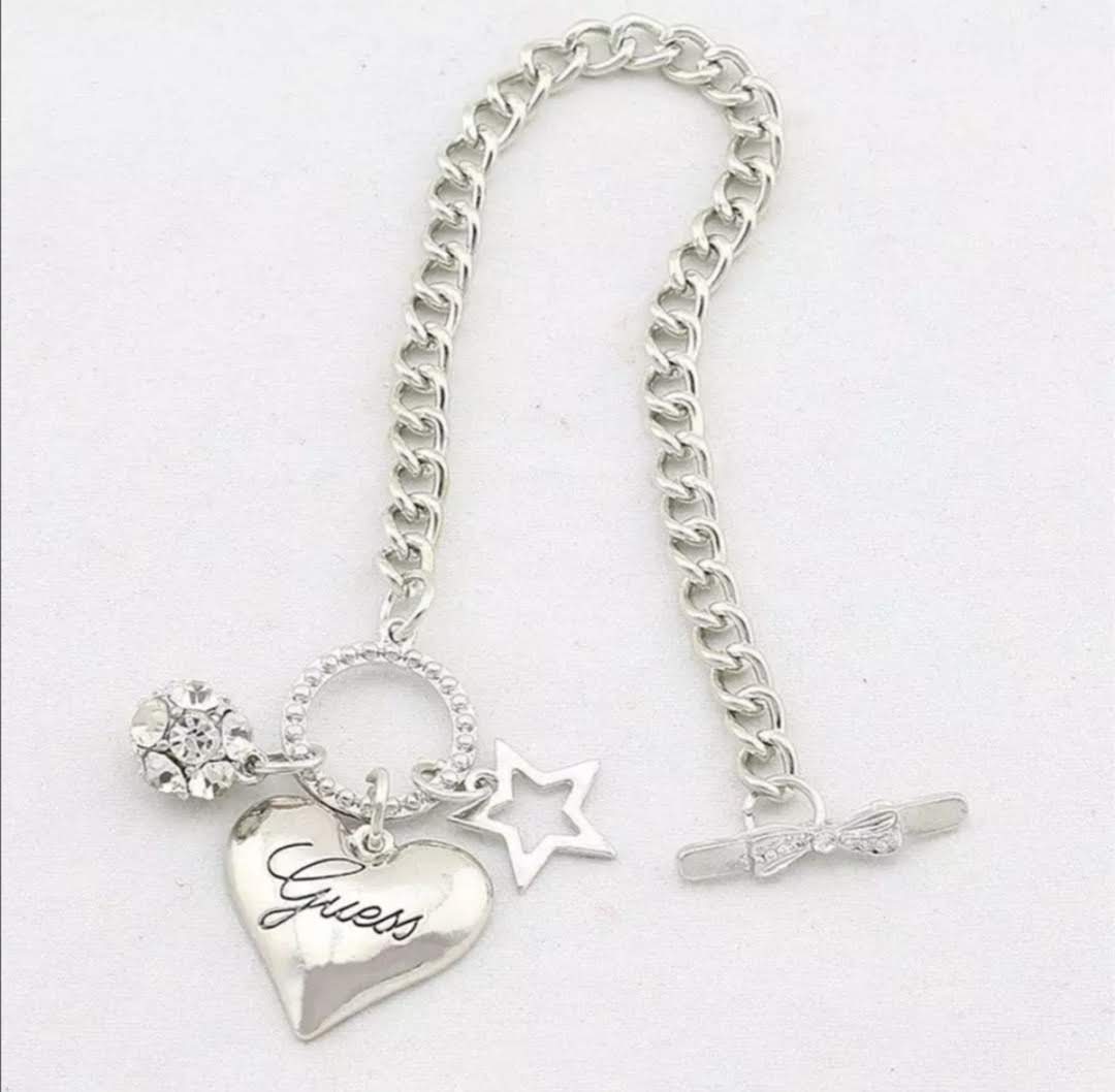 Krásný módní náramek pro ženy