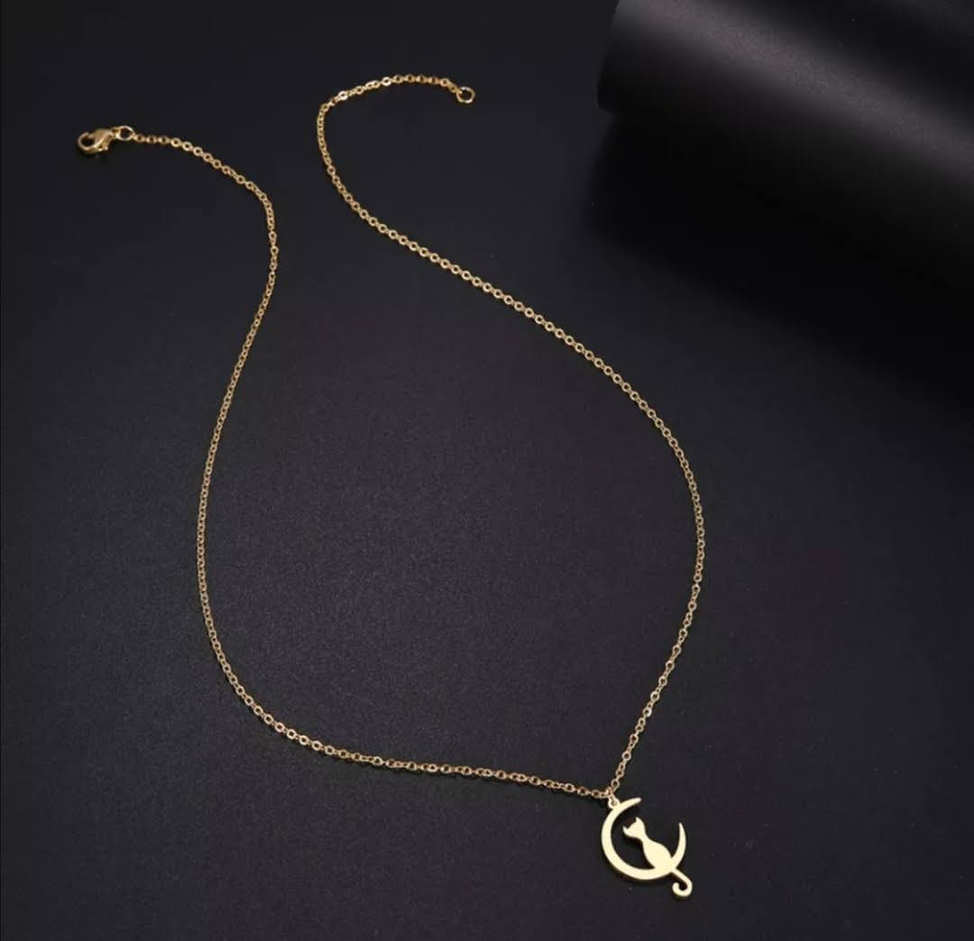 Řetízek s přívěskem kočka na měsíci