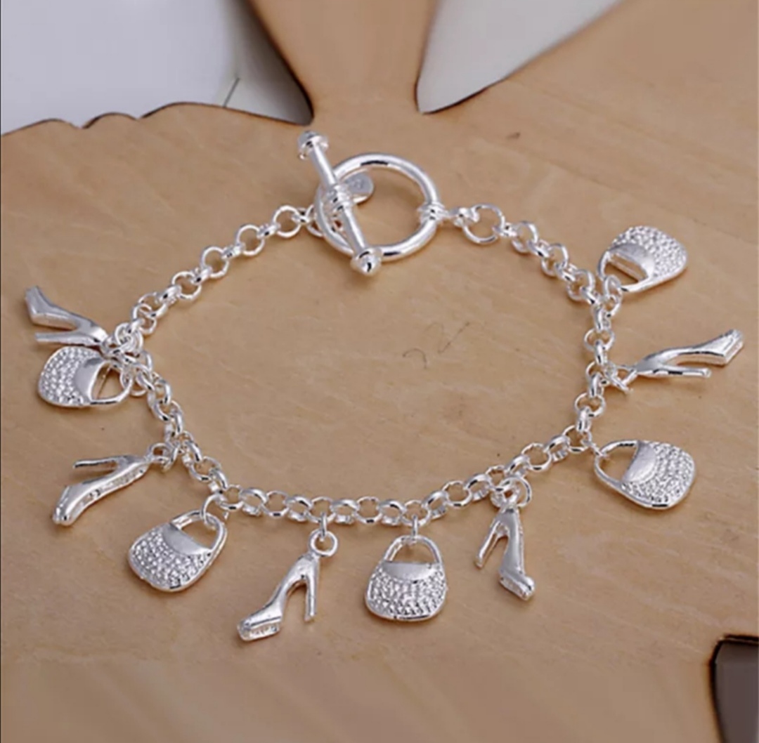 Řetízkový náramek s přívěsky lodičky a kabelky