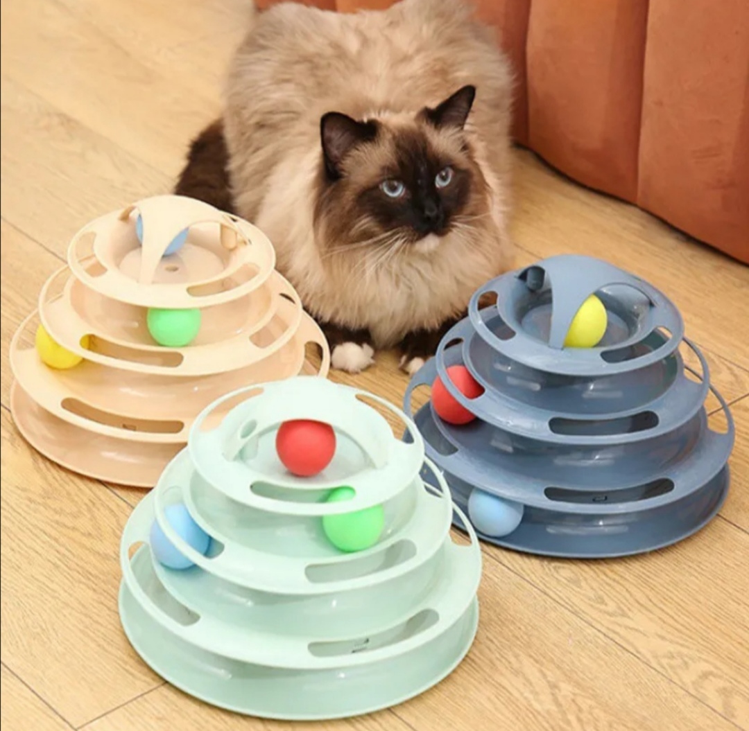 Čtyřpatrová koulodráha pro kočky