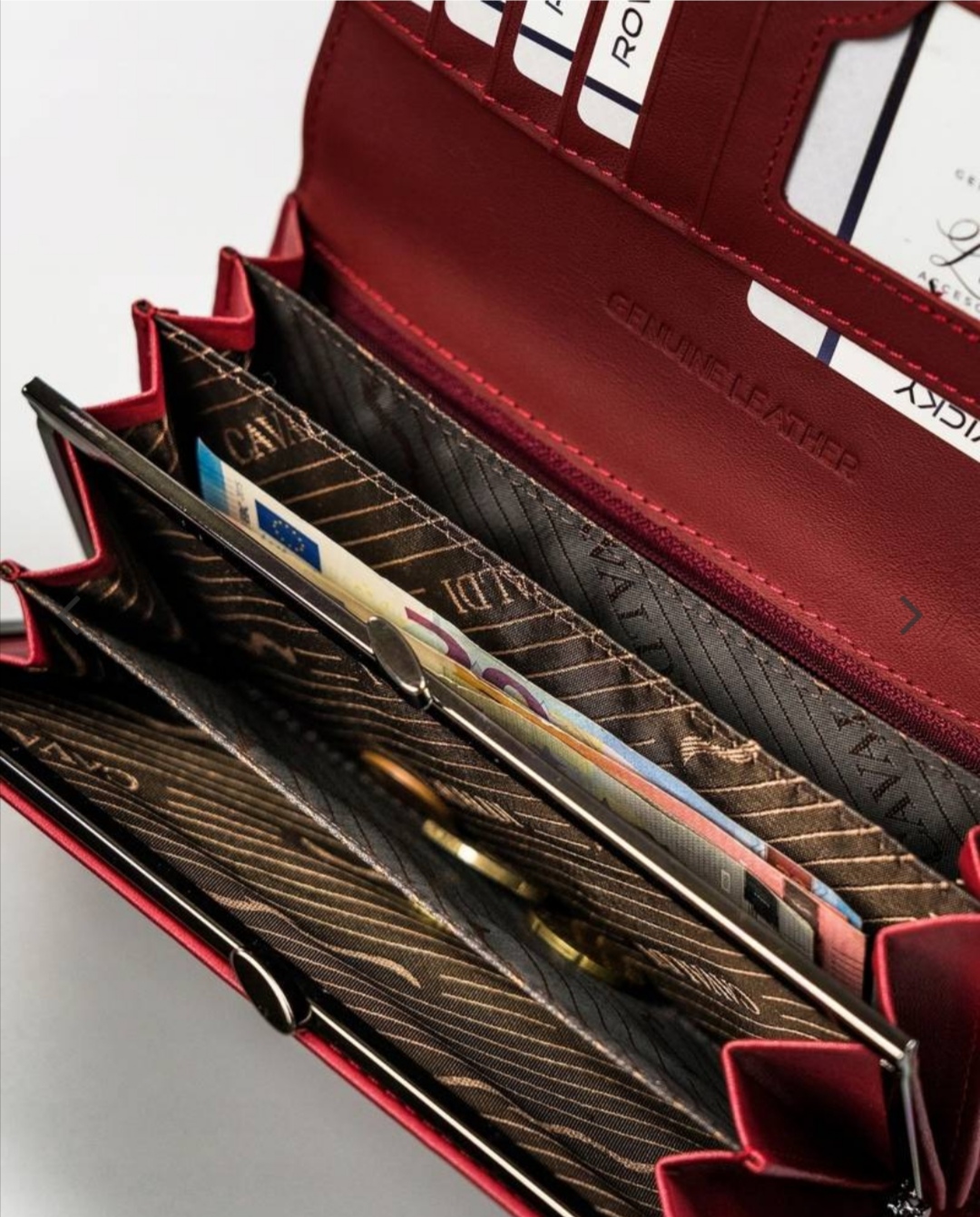 Klasická dámská kožená lakovaná peněženka Cavaldi 