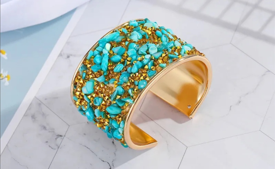 Luxusní dámské náramky v pěti barevných variantách 