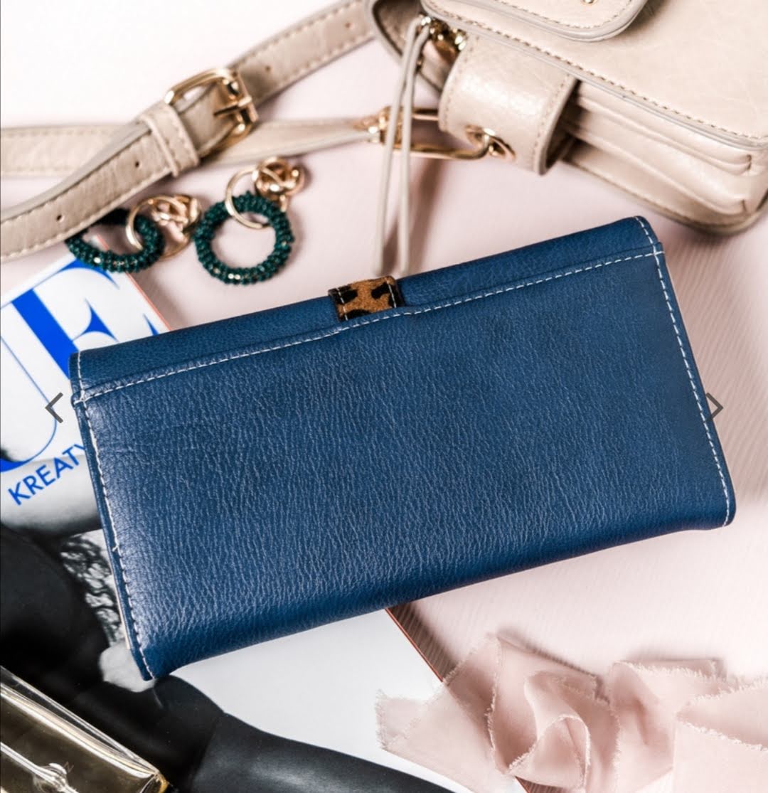 Prostorná dámská peněženka Lulu Castagnette modrá