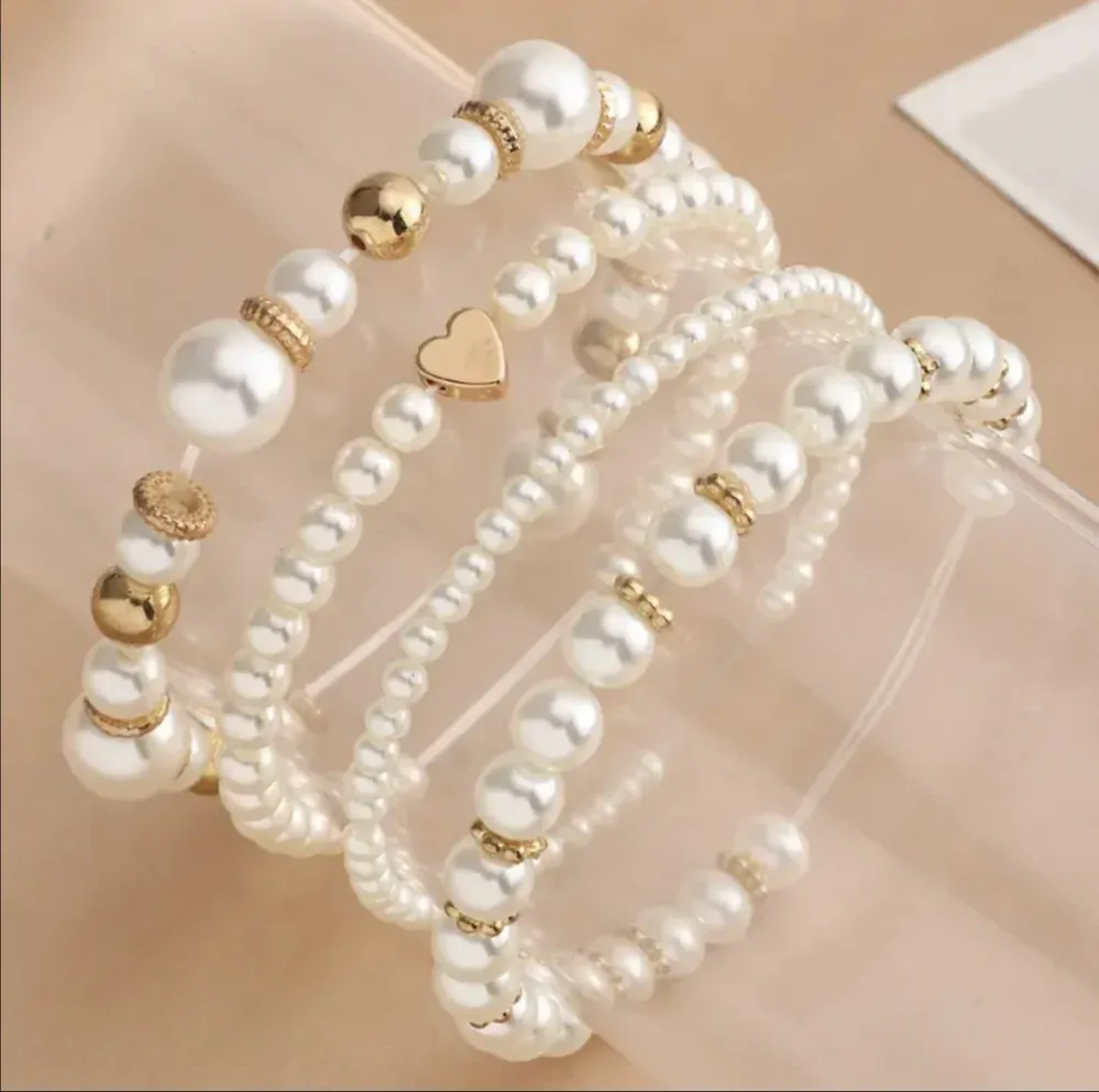  Krásná 4 dílná sada náramků s perličkami 