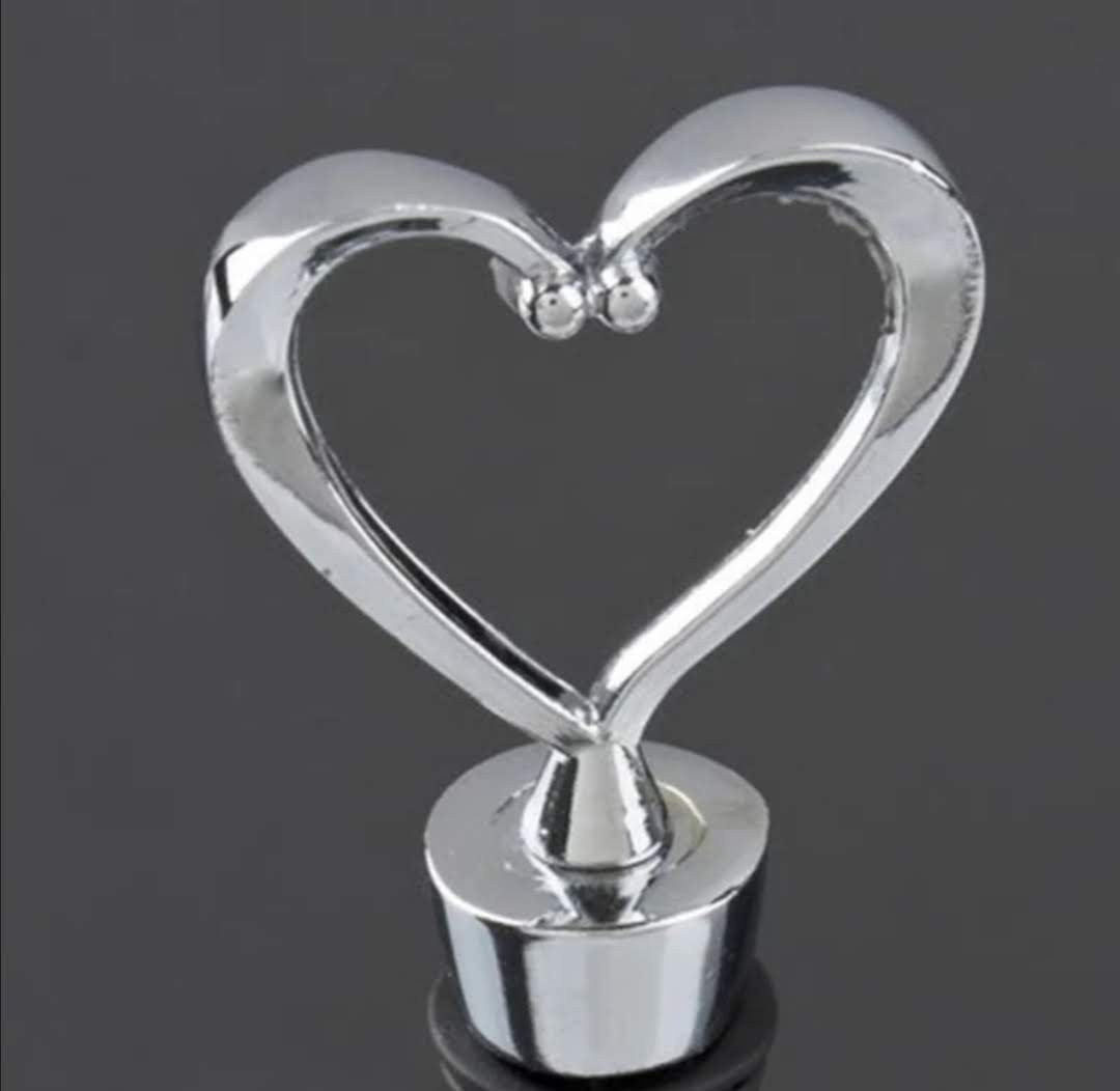 Zátka na lahev vína ve tvaru srdce pro romantické chvíle 