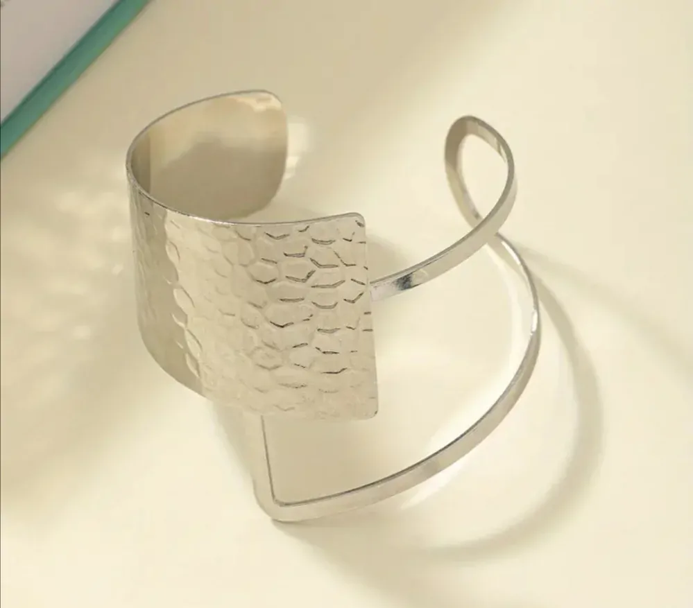 Geometrický manžetový náramek pro ženy 