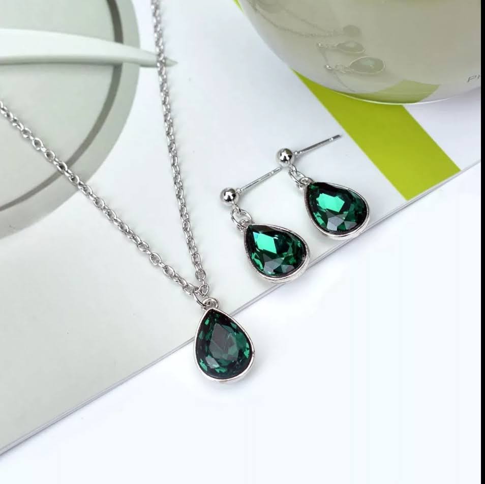 Jemná sada šperků s barevnými krystaly - 5 variant 