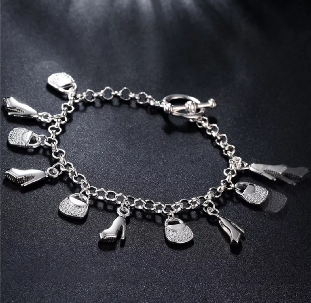 Řetízkový náramek s přívěsky lodičky a kabelky