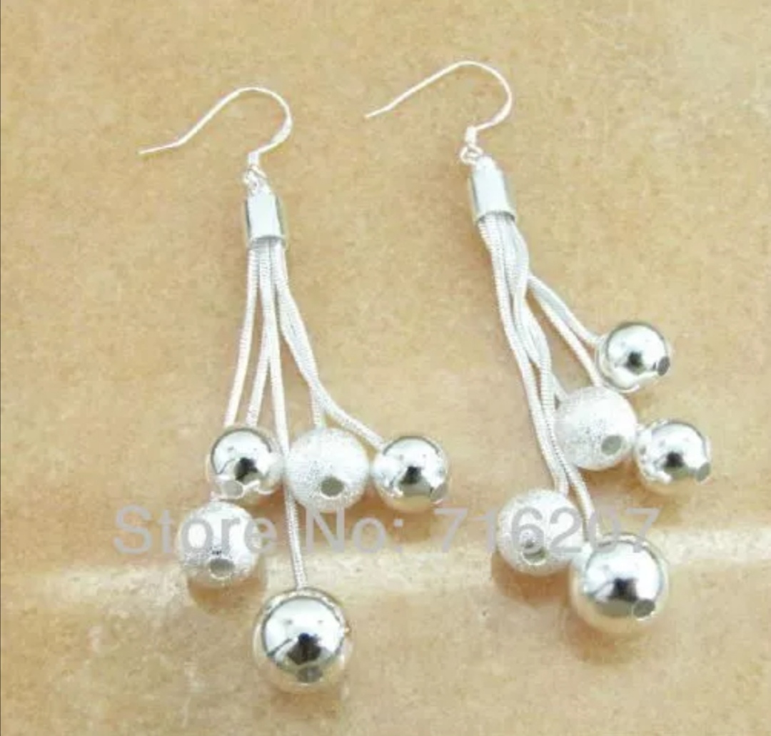 Dlouhé náušnice s pískovými korálky 