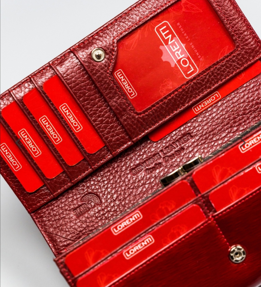 Podlouhlá kožená dámská peněženka Lorenti lakovaná červená