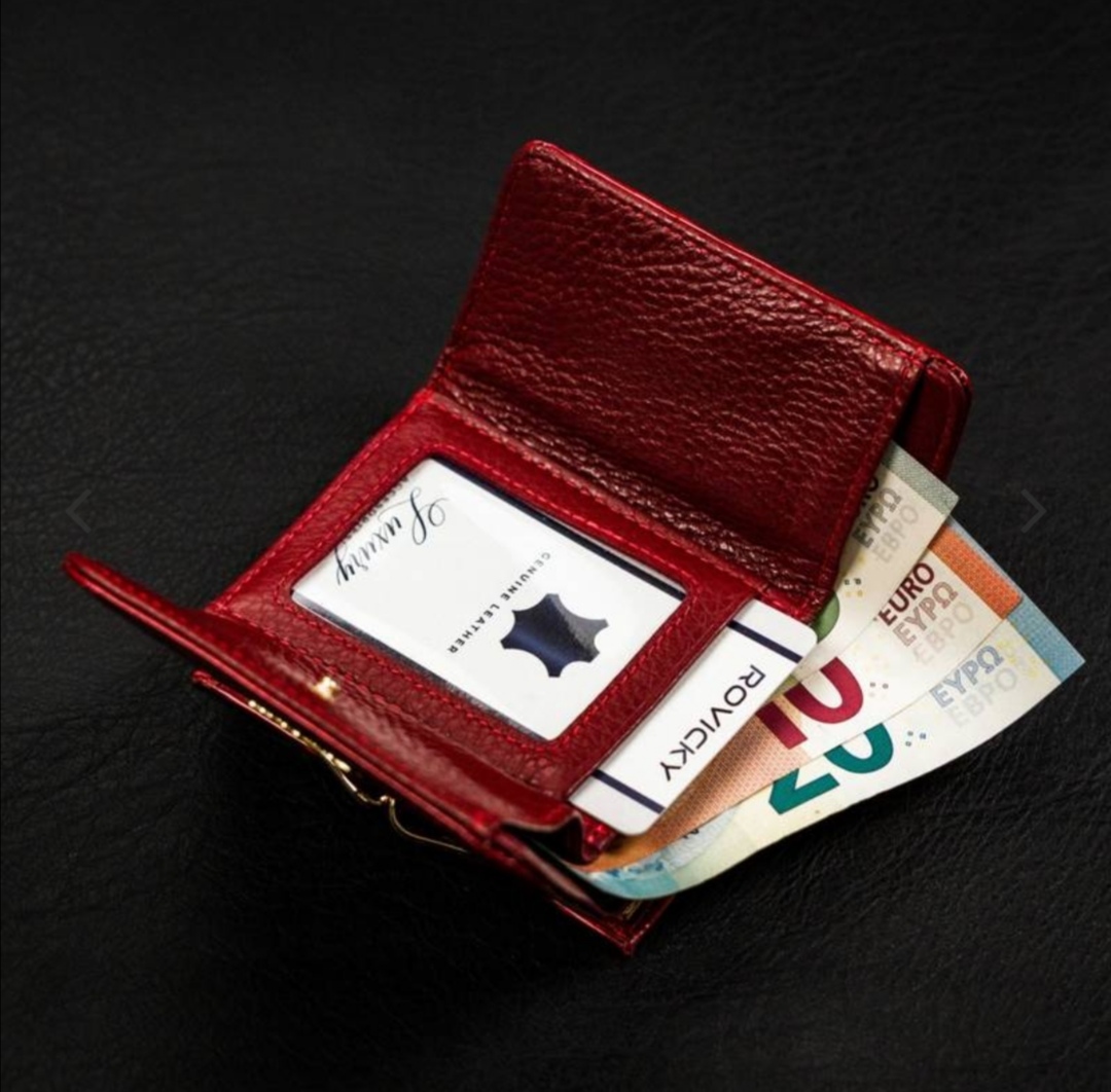 Malá dámská kožená lakovaná peněženka Lorenti červená 