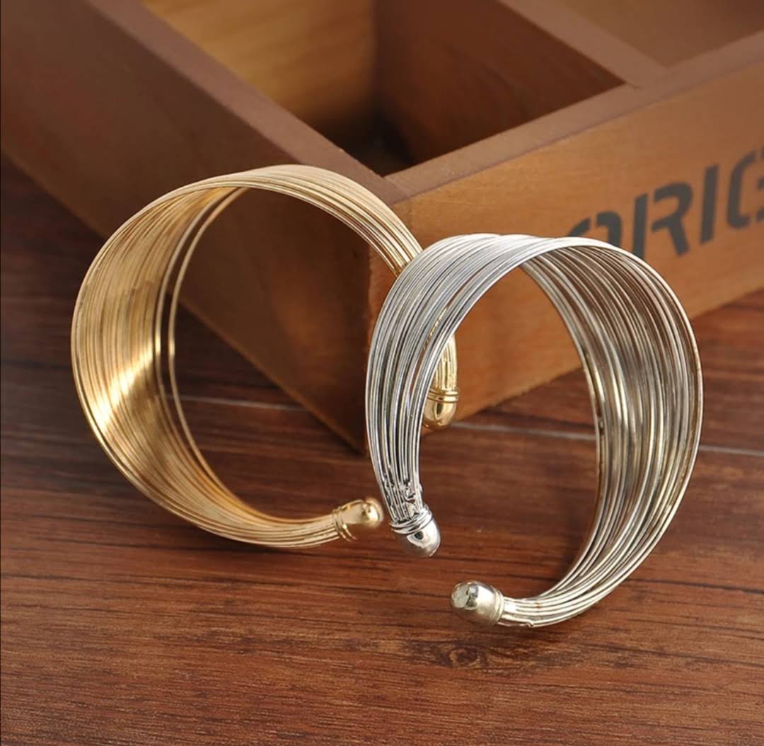 Vícevrstvý náramek na ruku pro ženy