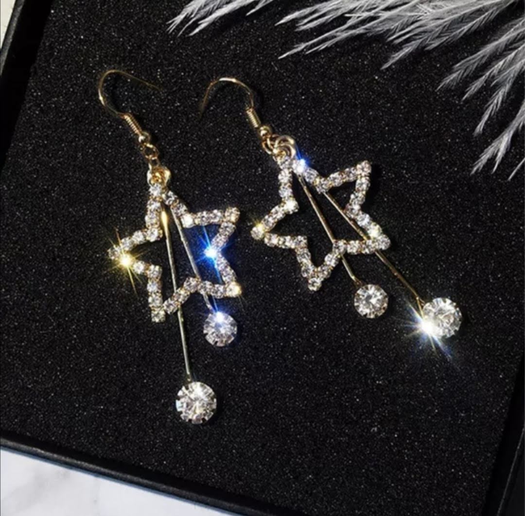 Dlouhé náušnice hvězdy 6,5 cm