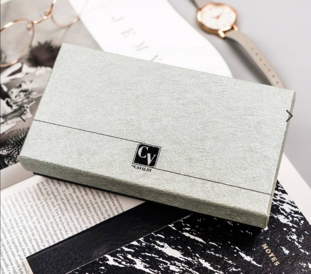 Prostorná dámská kožená lakovaná peněženka Cavaldi s černým pruhem 