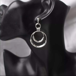 Krásné náušnice spojené kruhy 5,5 cm