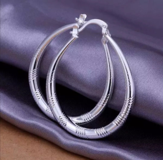 Krásné větší kruhy 4x3 cm