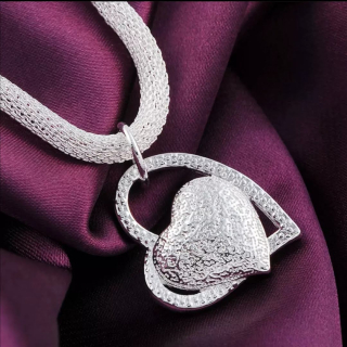 Náhrdelník ve tvaru srdce