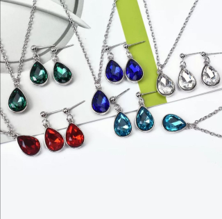 Jemná sada šperků s barevnými krystaly - 5 variant 