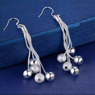 Dlouhé náušnice s pískovými korálky 