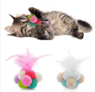 Velká kulička s peřím a rolničkou