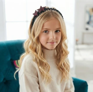 Dětská vlasová čelenka s vínovými hvězdami Starry Magic