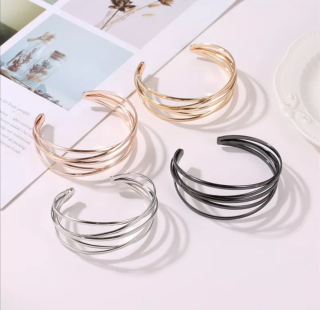 Elegantní náramek na ruku