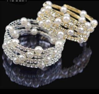 Krásný dámský 4 vrstvý náramek s perličkami