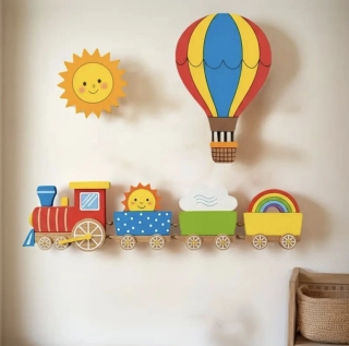 Dřevěná dekorace na zeď - slunce, balón, vláček 